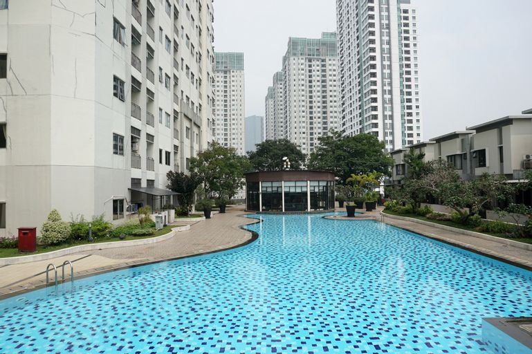 Elegant Pool View 2BR Cosmo Mansion Apartment, Central Jakarta