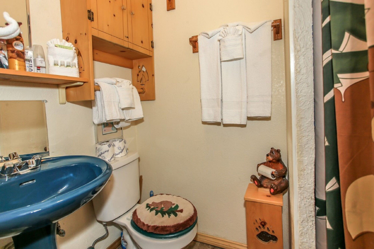 Bathroom, Hiner Haven, San Bernardino