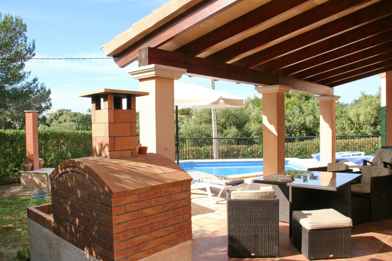 Others 5, Villa Esquina, Baleares