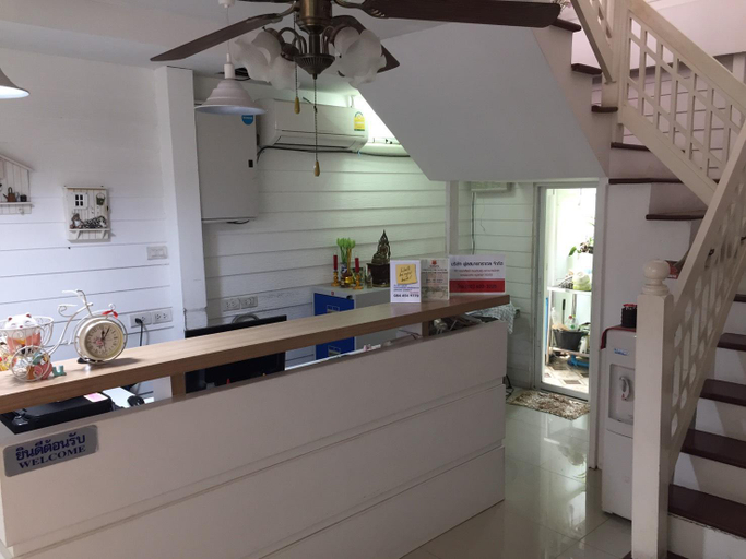 Public Area 3, Ban Thungdang Boutique Hotel, Phra Nakhon
