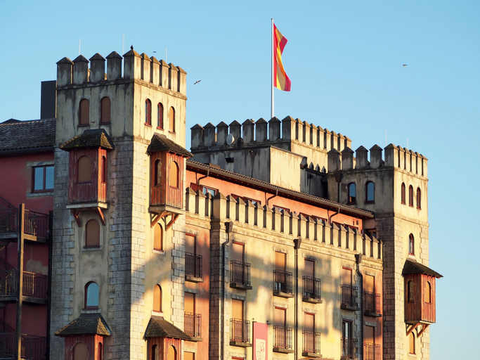 Europa-Park Freizeitpark & Erlebnis-Resort, Hotel Castillo Alcazar, Ortenaukreis