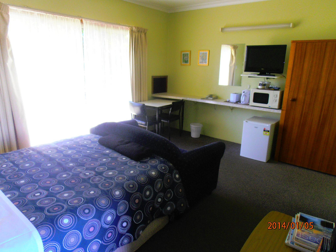 Bedroom 1, Opal Motel, South Gippsland - Central