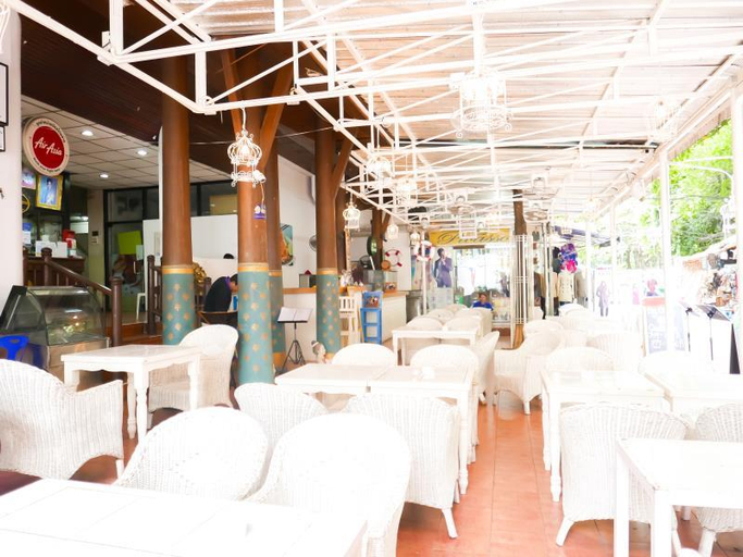 Food & Drinks, Four Sons Village, Phra Nakhon