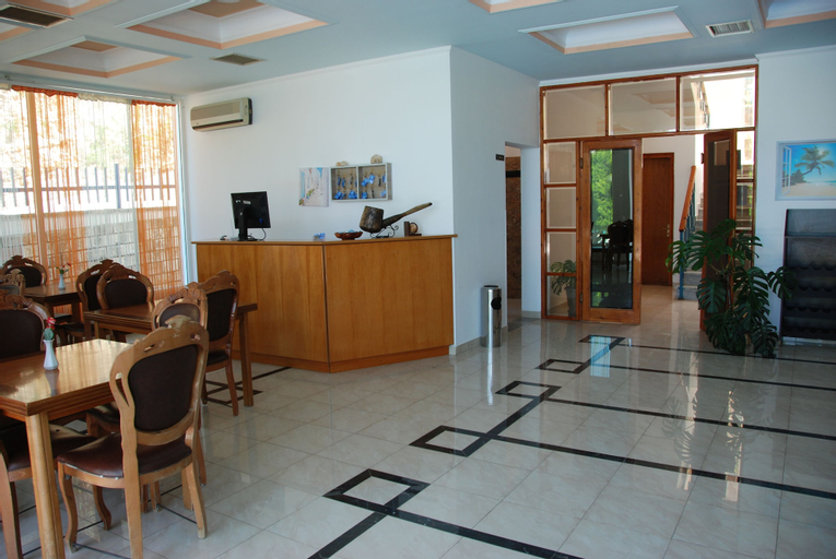 Hotel Dea, Sarandës