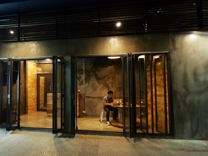 Public Area 2, Sribumpen+, Yannawa