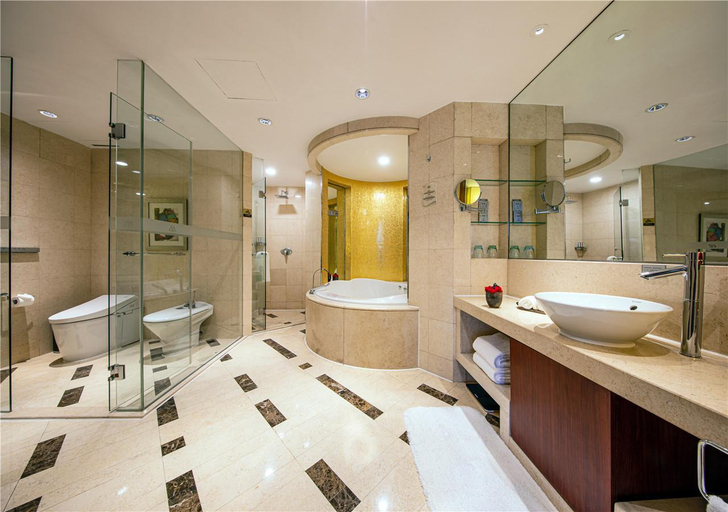 Bathroom 5, KunTai Royal Hotel, Beijing