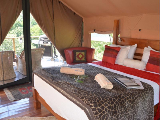 Bedroom 2, Silk Pavilions, Tweed - Pt B