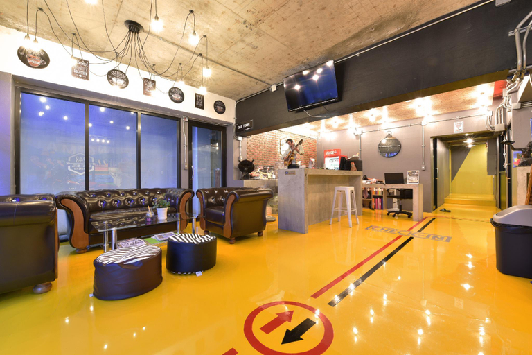Public Area 2, 248 Street Hostel (Rooftop Bar and Pool), Muang Chiang Mai