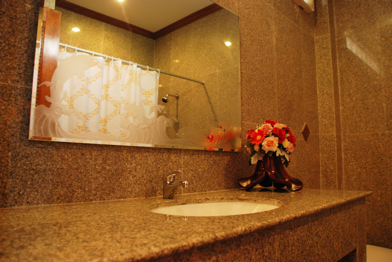 Martina Hotel, Muang Surin