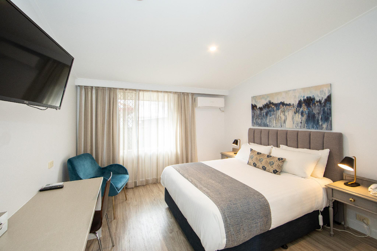 Bedroom 3, New England Motor Lodge, Glen Innes Severn