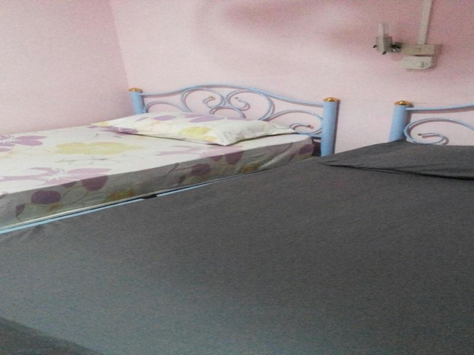 Bedroom 2, Canaan Guesthouse and Homestay, Muang Kanchanaburi