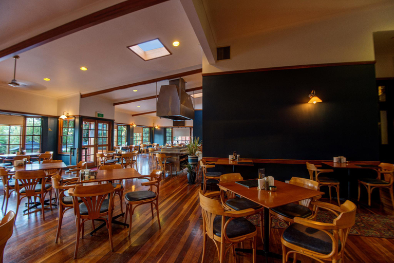Food & Drinks 5, Tamworth Hotel, Tamworth Regional - Pt A