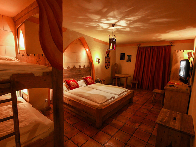 Europa-Park Freizeitpark & Erlebnis-Resort, Hotel Castillo Alcazar, Ortenaukreis