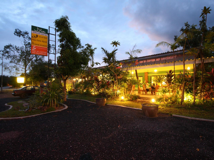 Exterior & Views