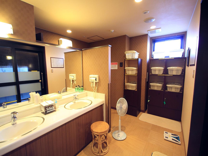 Bathroom 4, Hotel Route-Inn Yuuki, Yūki