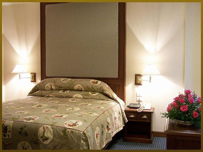 Bedroom 5, Sri U-Thong Grand Hotel, Muang Suphanburi