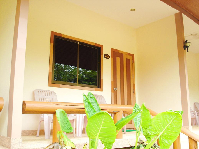 Bedroom 2, Seaza Hotel, Muang Chumphon