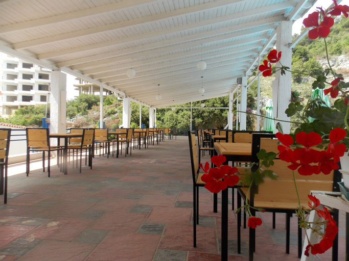 Hotel Dea, Sarandës