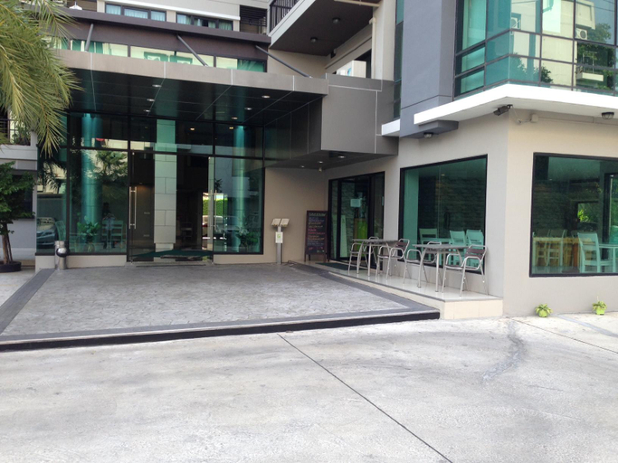 Exterior & Views 2, Ipremium Sukhumvit 81 Hotel, Phra Khanong