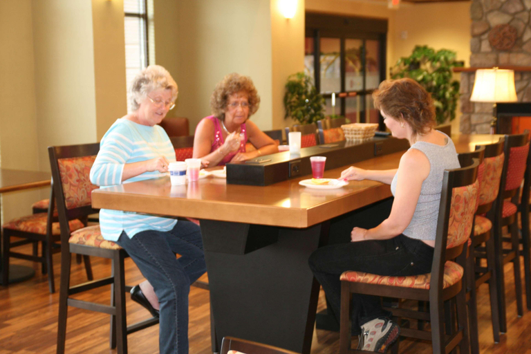 Food & Drinks 5, Hampton Inn & Suites Warren, Warren