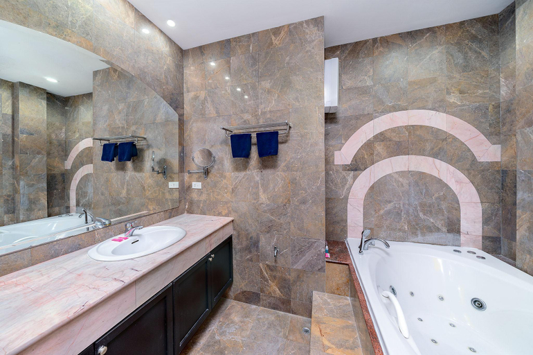 Bathroom 4, Chaweng Lakeview Residence, Ko Samui