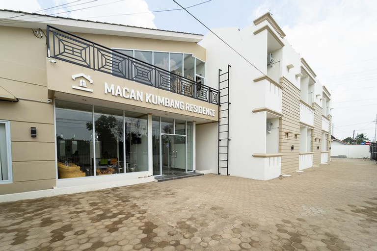 Exterior & Views 2, Formerly RedDoorz near Griya Agung Palembang, Palembang