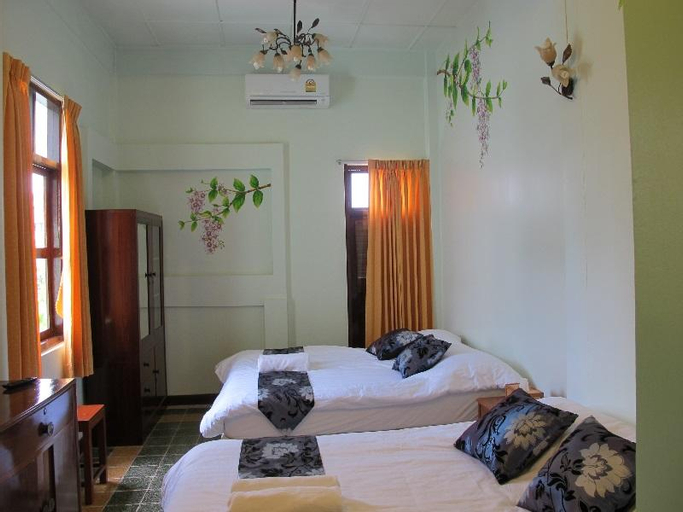 Bedroom, Baan Napak, Amphawa