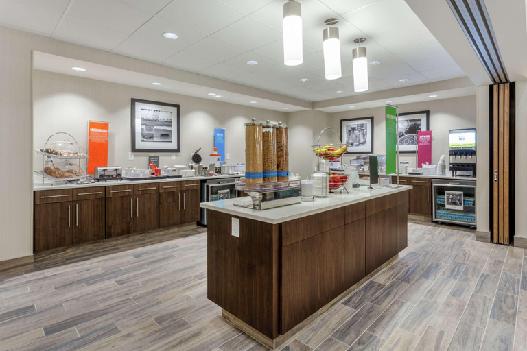 Public Area 2, Hampton Inn & Suites Burlington, Des Moines