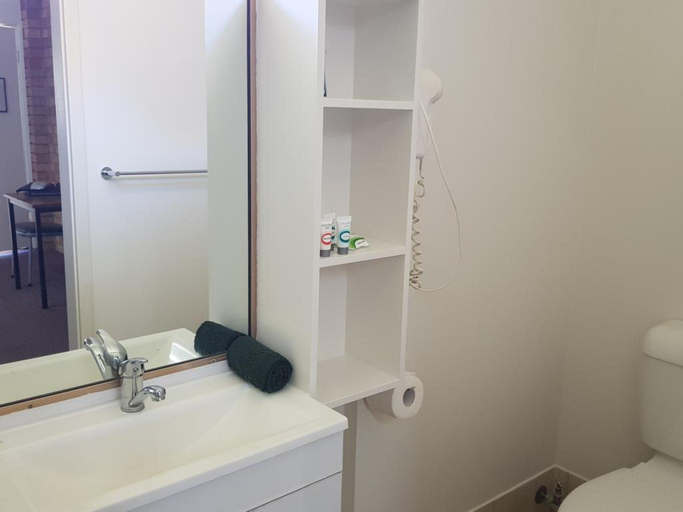 Bathroom, Kippa Ring Village Motel, Rothwell-Kippa-Ring