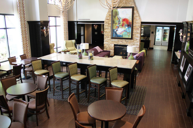 Food & Drinks 5, Hampton Inn & Suites Hazard, Perry