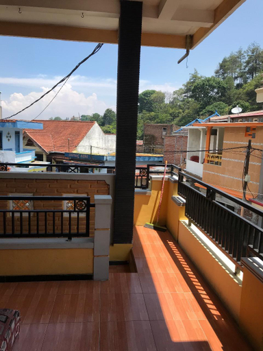 Exterior & Views 2, Villa Cahaya 9, Malang