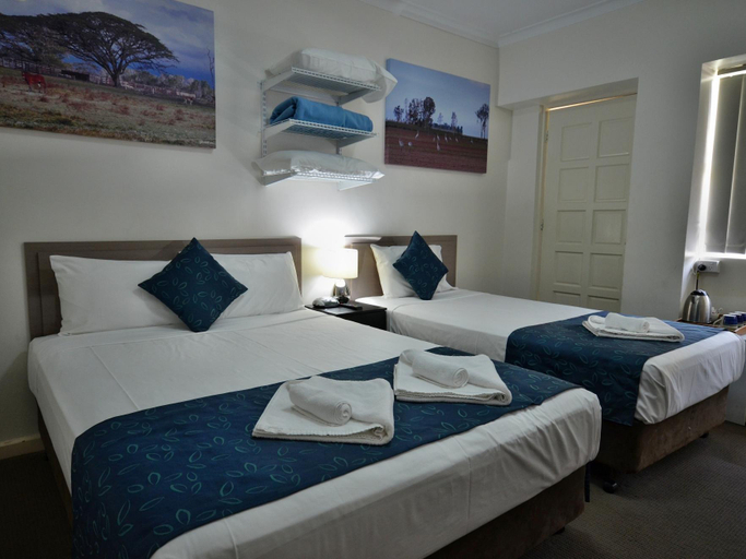Bedroom 3, Lees Hotel Ingham, Hinchinbrook