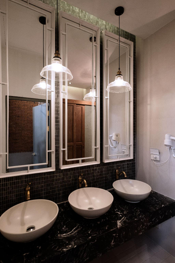 Bathroom 4, KhunLuang Hostel - Adults Only, Muang Chiang Mai
