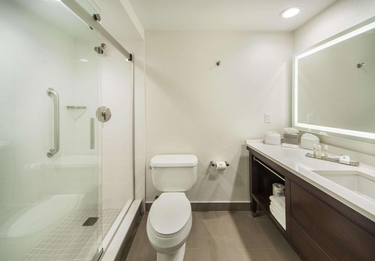 Bathroom 5, DoubleTree by Hilton Hotel Nanuet, Rockland