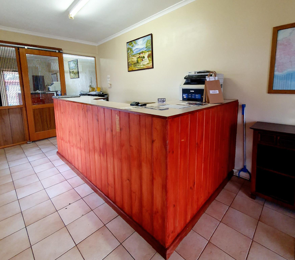 Public Area, Ardeanal Motel, Bland