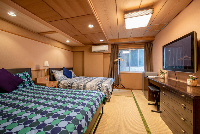 Bedroom 2, Tokyo House Inn, Shinjuku