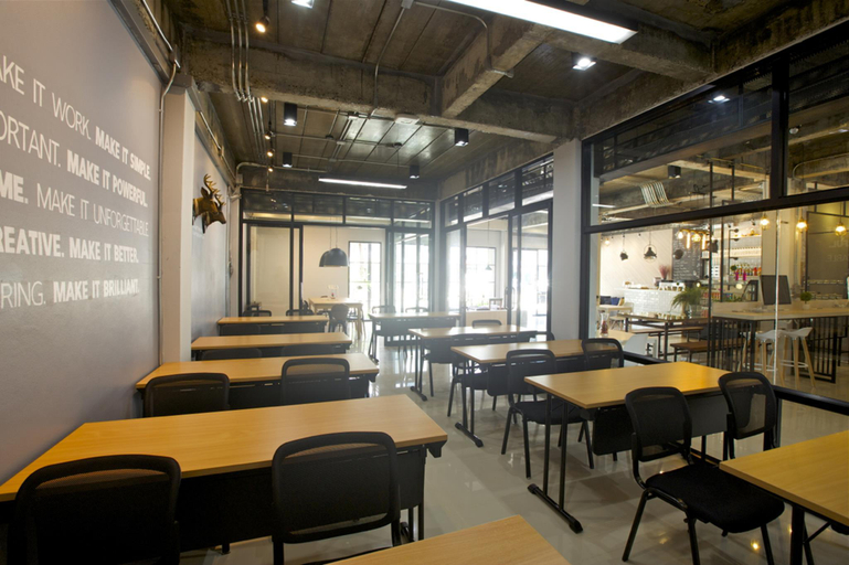 Public Area 3, The Plug hotel @ i-Biz Avenue, Muang Nakhon Si Thammarat