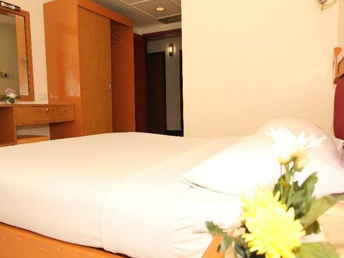 Bedroom, River Inn Hotel, Muang Kanchanaburi