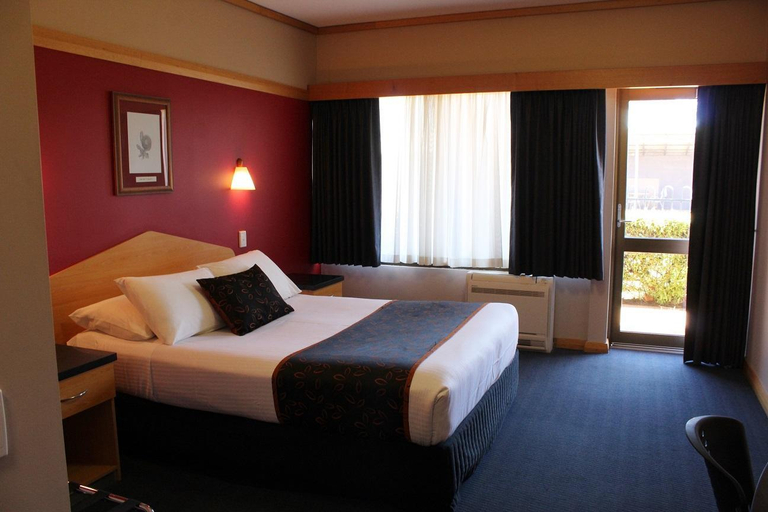 Bedroom 3, Banksia Motel Collie, Collie