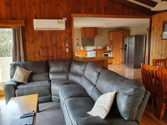 Public Area 4, Cradle Alpine Retreat, Kentish