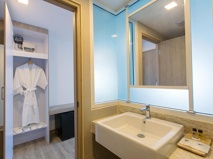 Bathroom 4, B2 Nakhonsawan Premier Hotel, Muang Nakhon Sawan