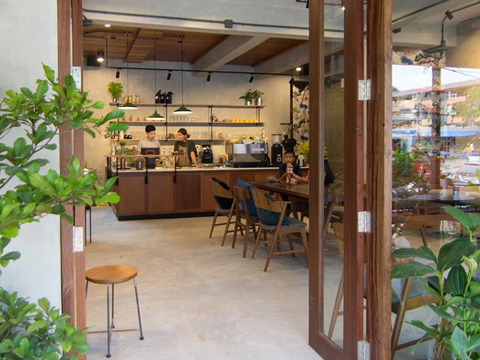 Public Area 2, Tan Hostel X Cafe, Mueang Krabi