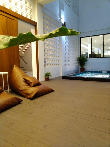 Public Area 2, Wee Hostel, Muang Kanchanaburi