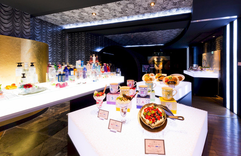 Food & Drinks