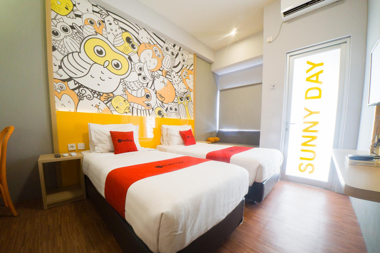 Bedroom 3, RedDoorz Apartment near Bundaran Satelit Surabaya, Surabaya