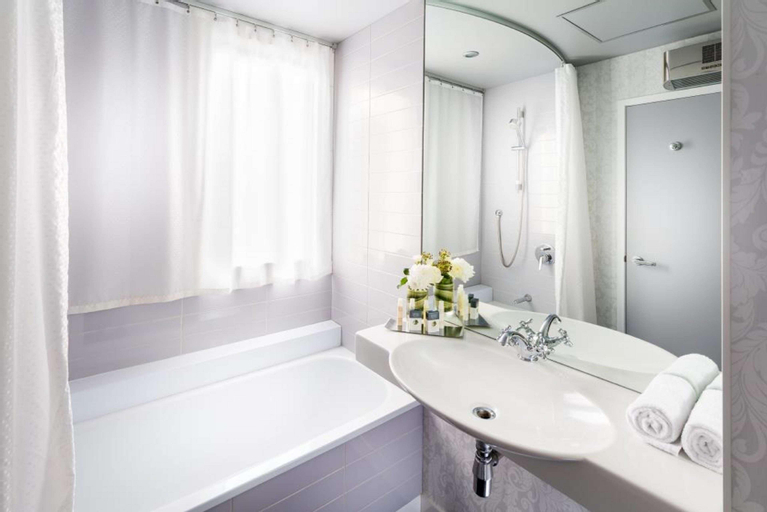 Bathroom 21