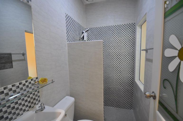 Bathroom 3, Duangjai Residence, Pulau Phuket