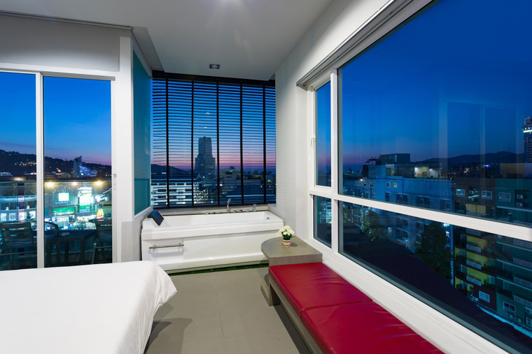 Exterior & Views 2, At Patong Hotel, Phuket Island