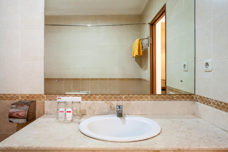 Bathroom, Hotel Surya Lama, Central Jakarta