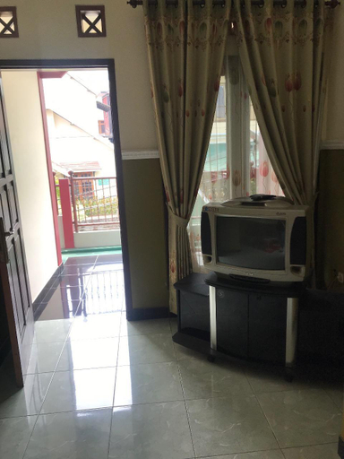 Exterior & Views 2, Villa Cahaya 9, Malang